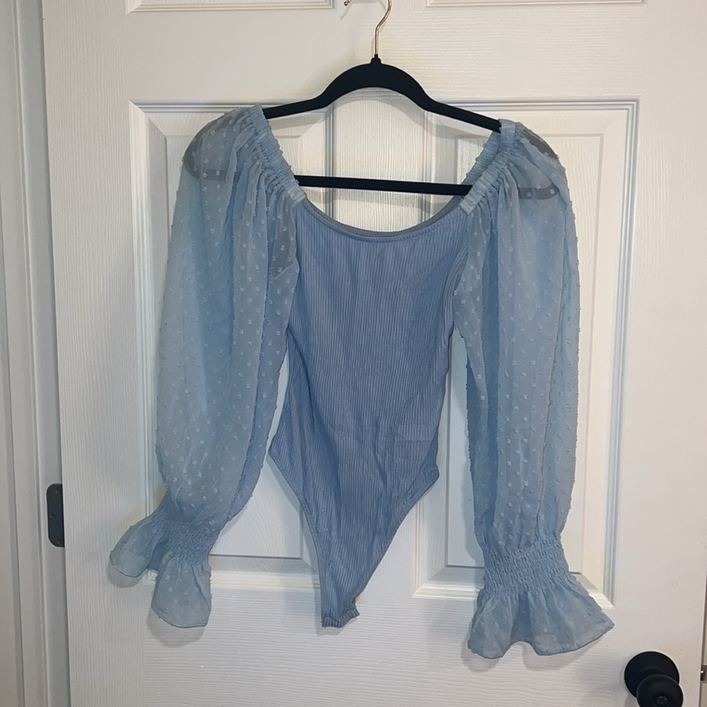 ❌SOLD❌3/$20 off the shoulder bodysuit